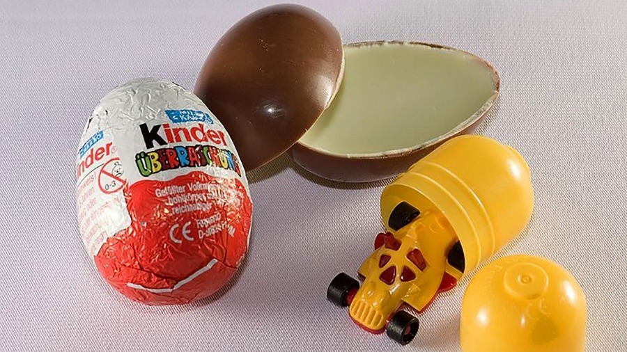 En este momento estás viendo CASOS EN EUROPA, EEUU Y ARGENTINA: Tras retirar lotes de «huevos Kinder» con salmonella, cerró la fábrica belga de Ferrero