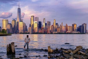 Lee más sobre el artículo Ante la subida de los océanos, un reporte identifica otro riesgo para Nueva York: la ciudad se hunde