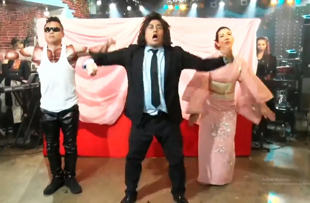 En este momento estás viendo ¿Milei en una banda japonesa?